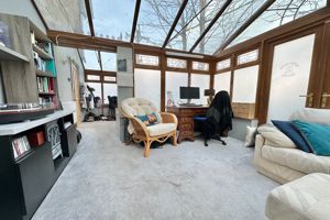 Side Conservatory- click for photo gallery